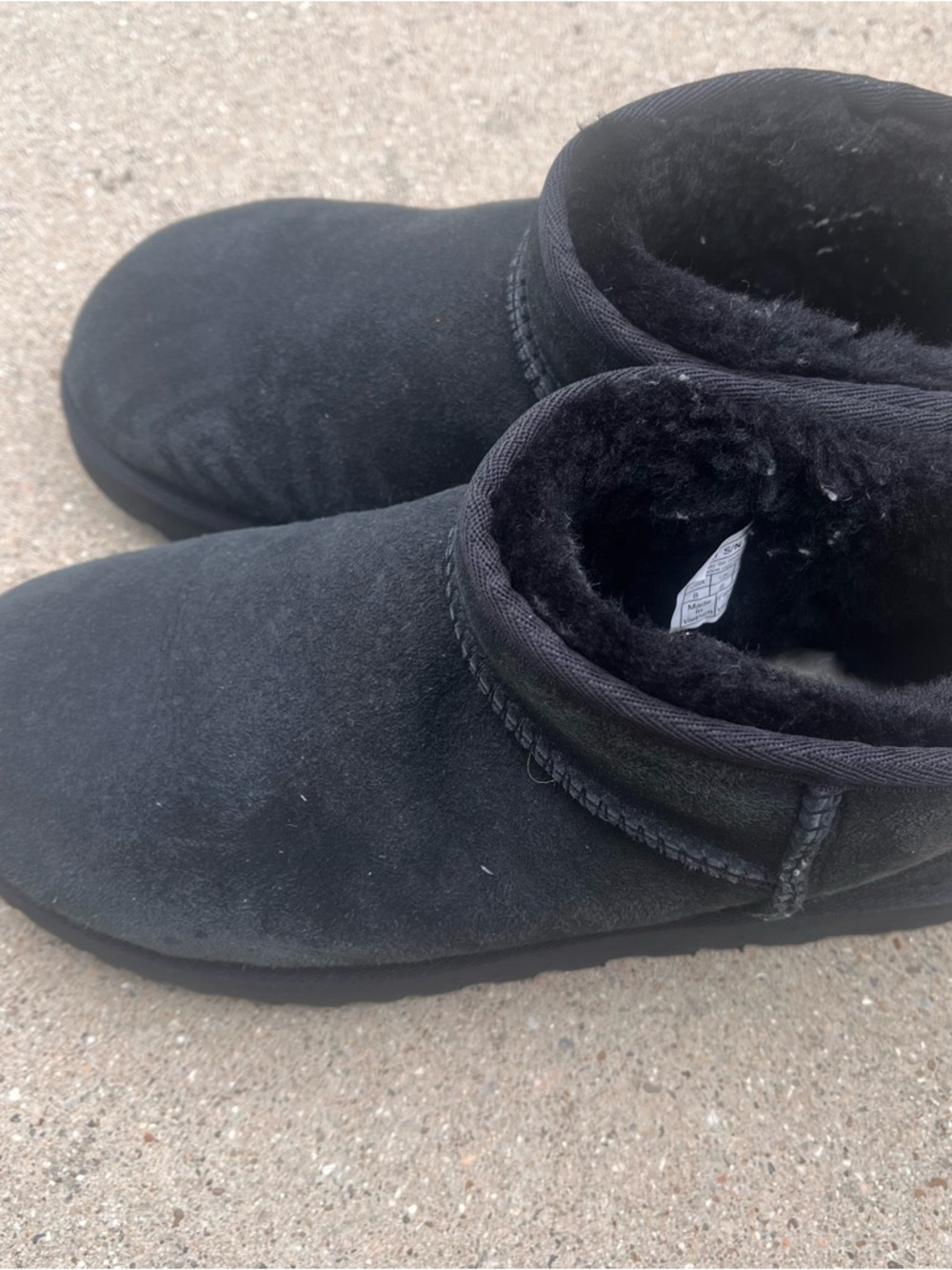 UGG Classic Ultra Mini Ankle Boots Black Suede Sheepskin Womens Size 8 EU39 Cozy - Picture 2 of 13